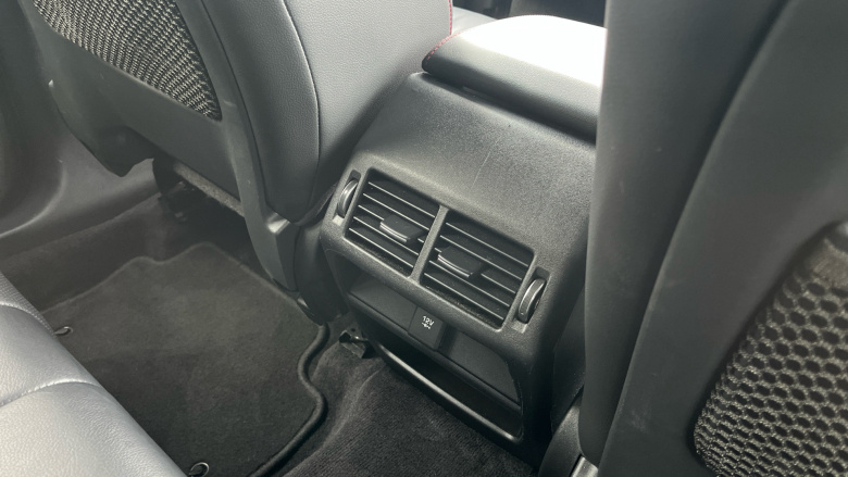 Jaguar E-Pace 2.0d Chequered Flag Edition 5dr Auto Diesel Estate